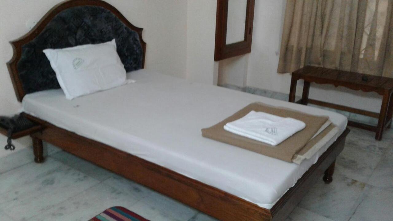 Hotel Geethanjali Residency Bhadrachalam Extérieur photo